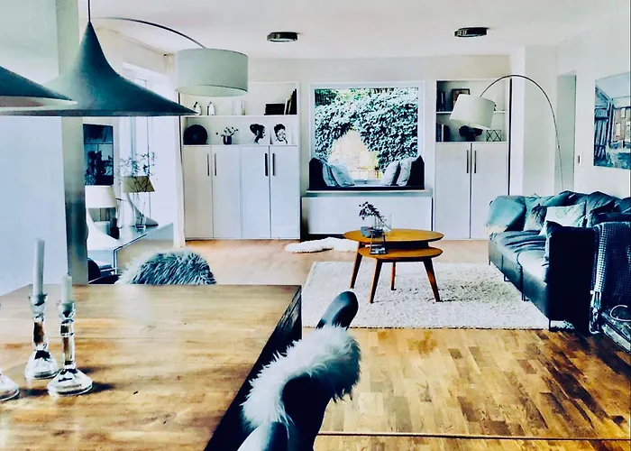 Beautiful House In Blankenese * Hamburg